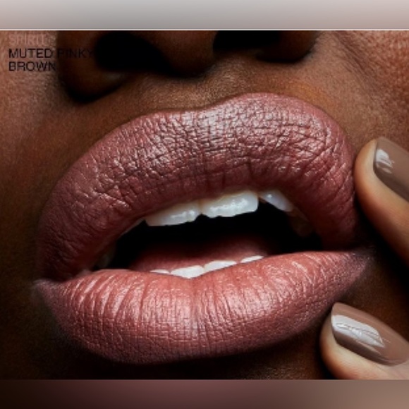 List 2 of 3 MAC Spirit Satin 3g offers a silky-smooth finish with rich color - Picture 4 of 6